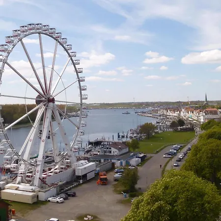 Ostsee Kronacher ליבק